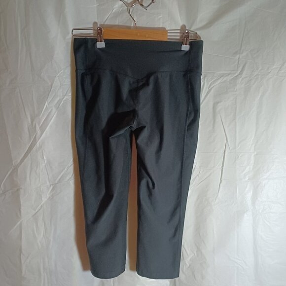 Nike Dri Fit Womens Size Small Black Capri Crop Leggings Athletic Legendary Pant - Picture 3 of 7